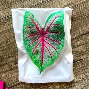 Acrylic leaf phone grip